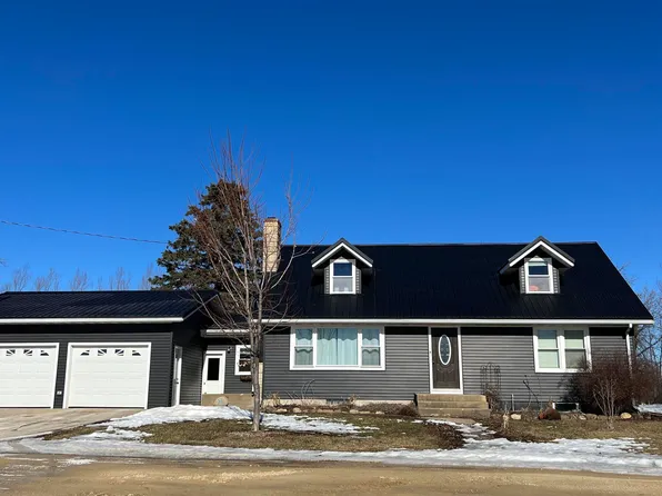 1681 Jasper Ave, New Hampton, IA 50659