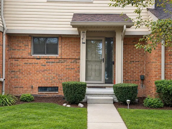 3892 Old Creek Rd, Troy, MI 48084