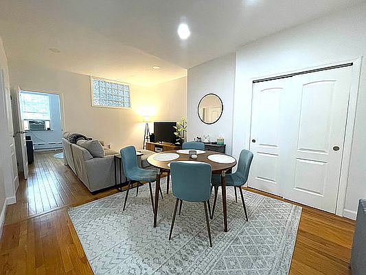 1st image of 25 Diamond St #1