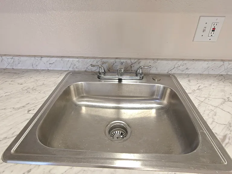 1813 Robin Ln #1 — Photo 5