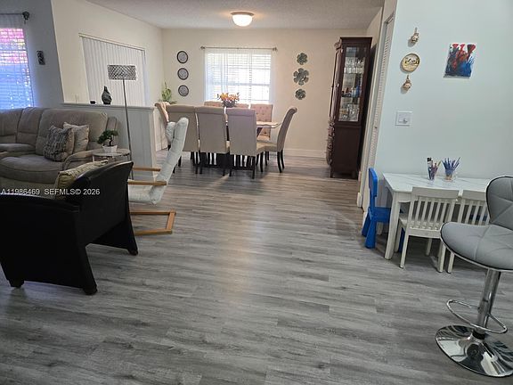 5th image of 3815 Coco Loba Ln