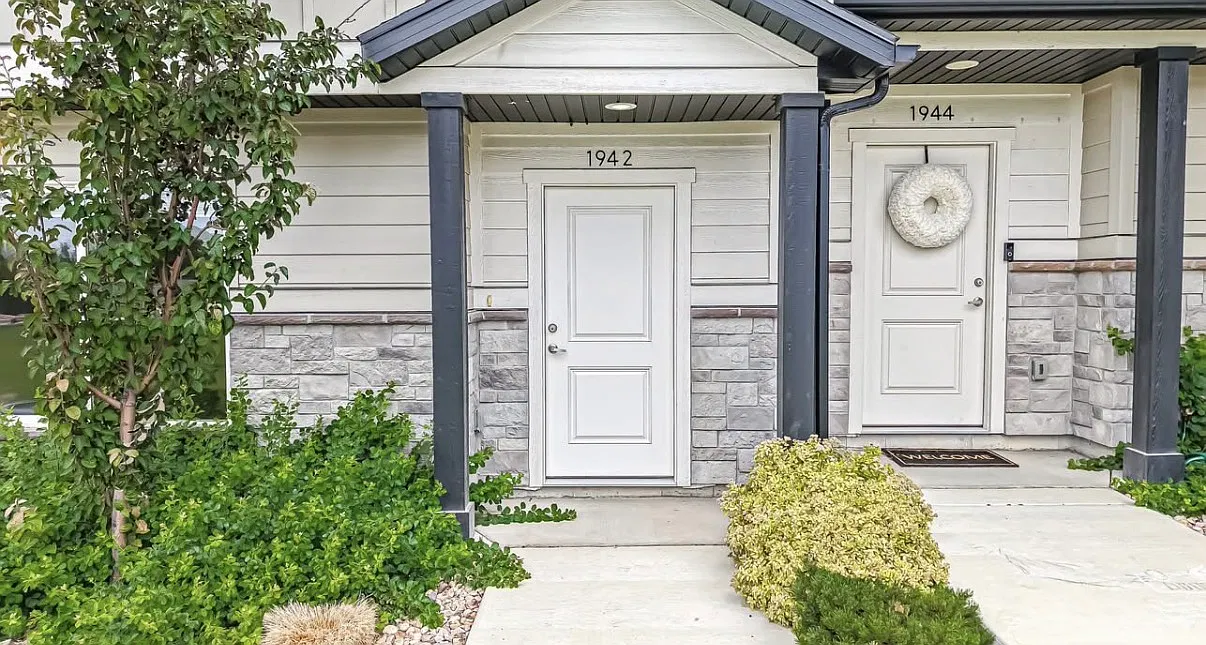 3 bed, 2.5 bath, 1533 sqft, $1,990 — Photo 1