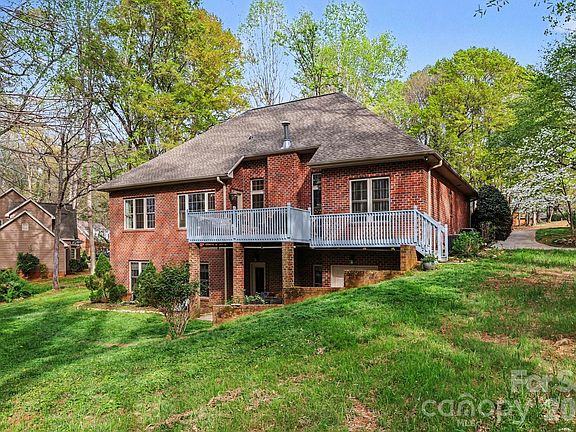2nd image of 352 Hunting Ridge Ln