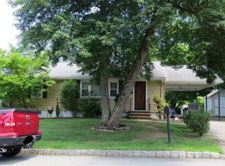 4 Alan Ln, Mine Hill, NJ 07803