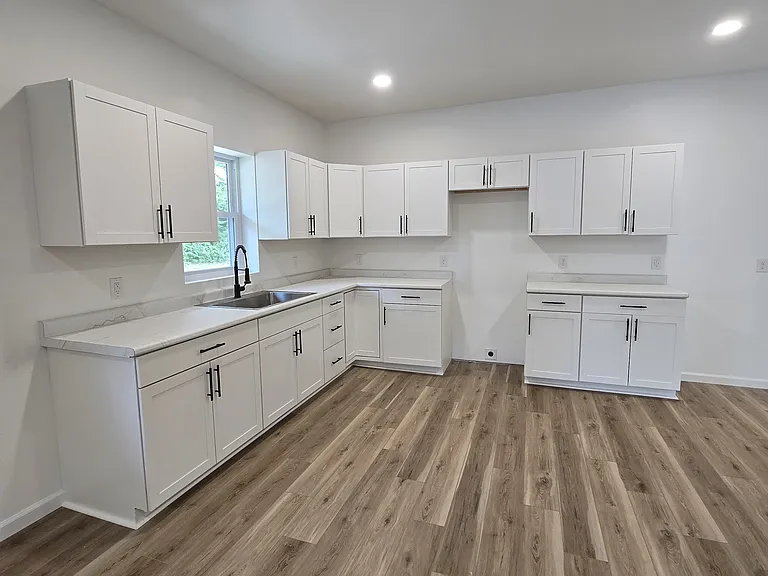 817 E Bowman St #1 — Photo 5