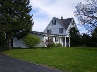 4622 Dean St, Woodstock, IL 60098
