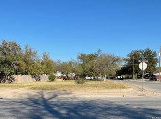 328 S Getty St #8, Uvalde, TX 78801