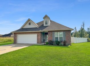 1369 S Robinwood Dr, Lake Charles, LA 70611