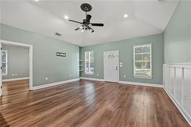 2 bed, 2.0 bath, 1340 sqft, $2,400 — Photo 3