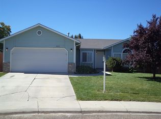 611 Hampton Cir, Caldwell, ID 83605