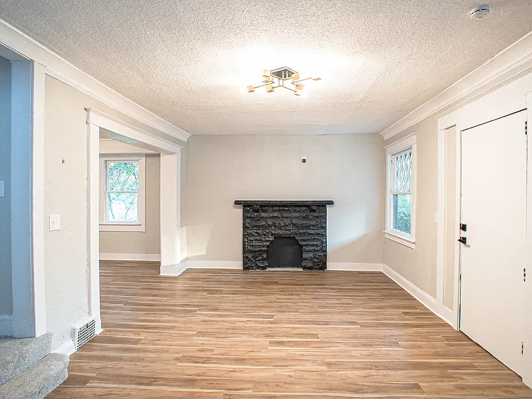 3417 Bellefontaine St — Photo 5