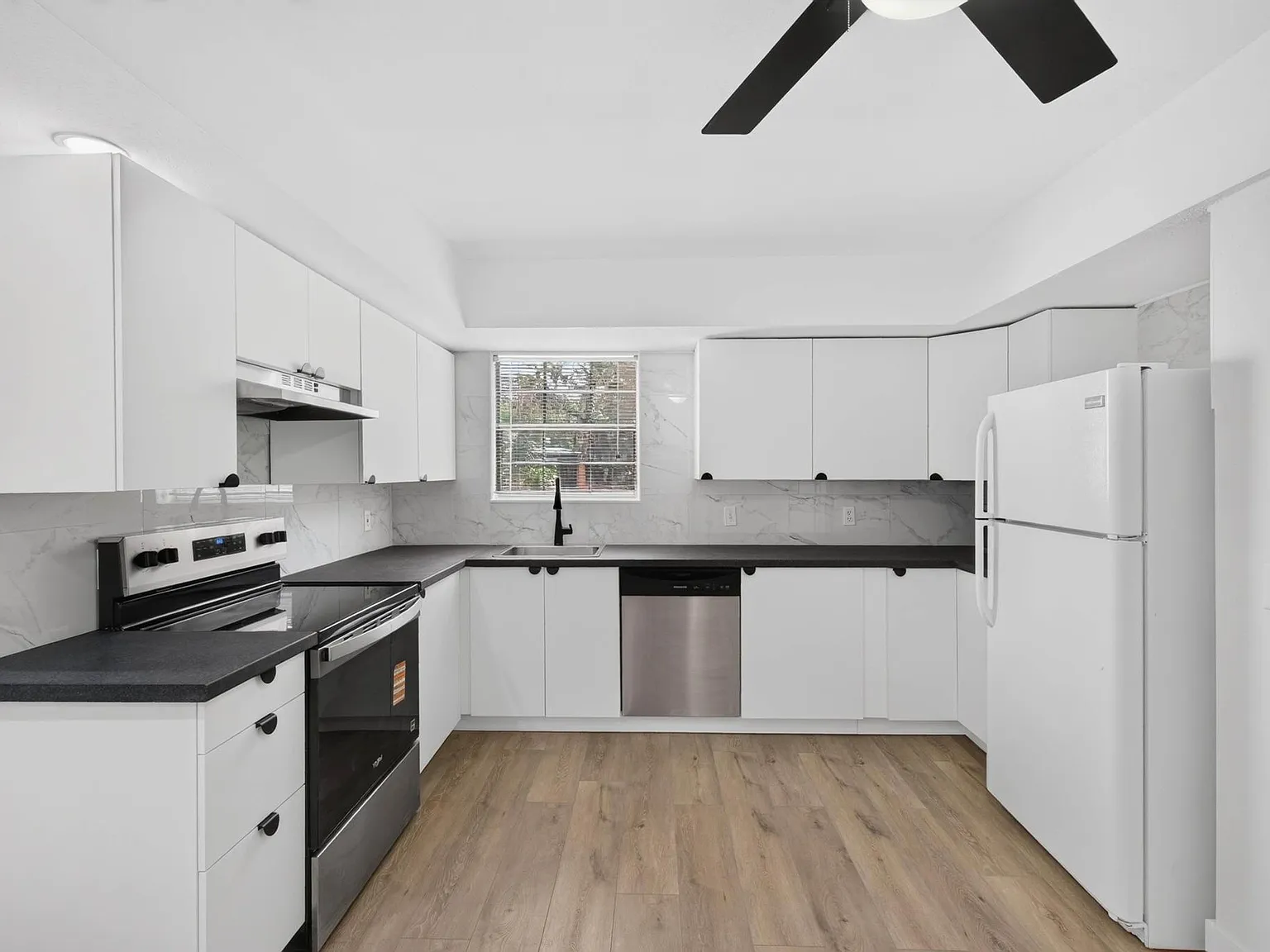 2 bed, 1284 sqft, $2,000 — Photo 3