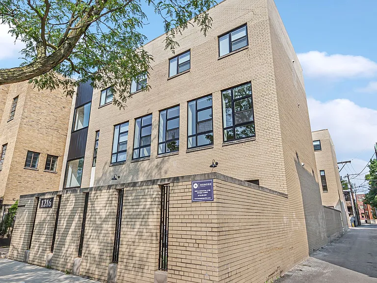 1218 W Lexington St — Photo 48