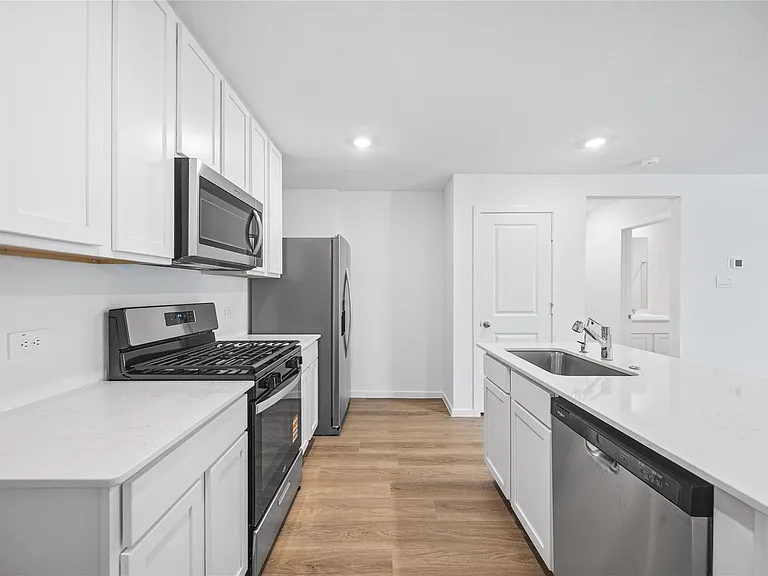 18317 Reimann Ln — Photo 6