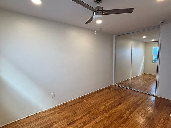 3rd image of 4943 Saratoga Ave #4943