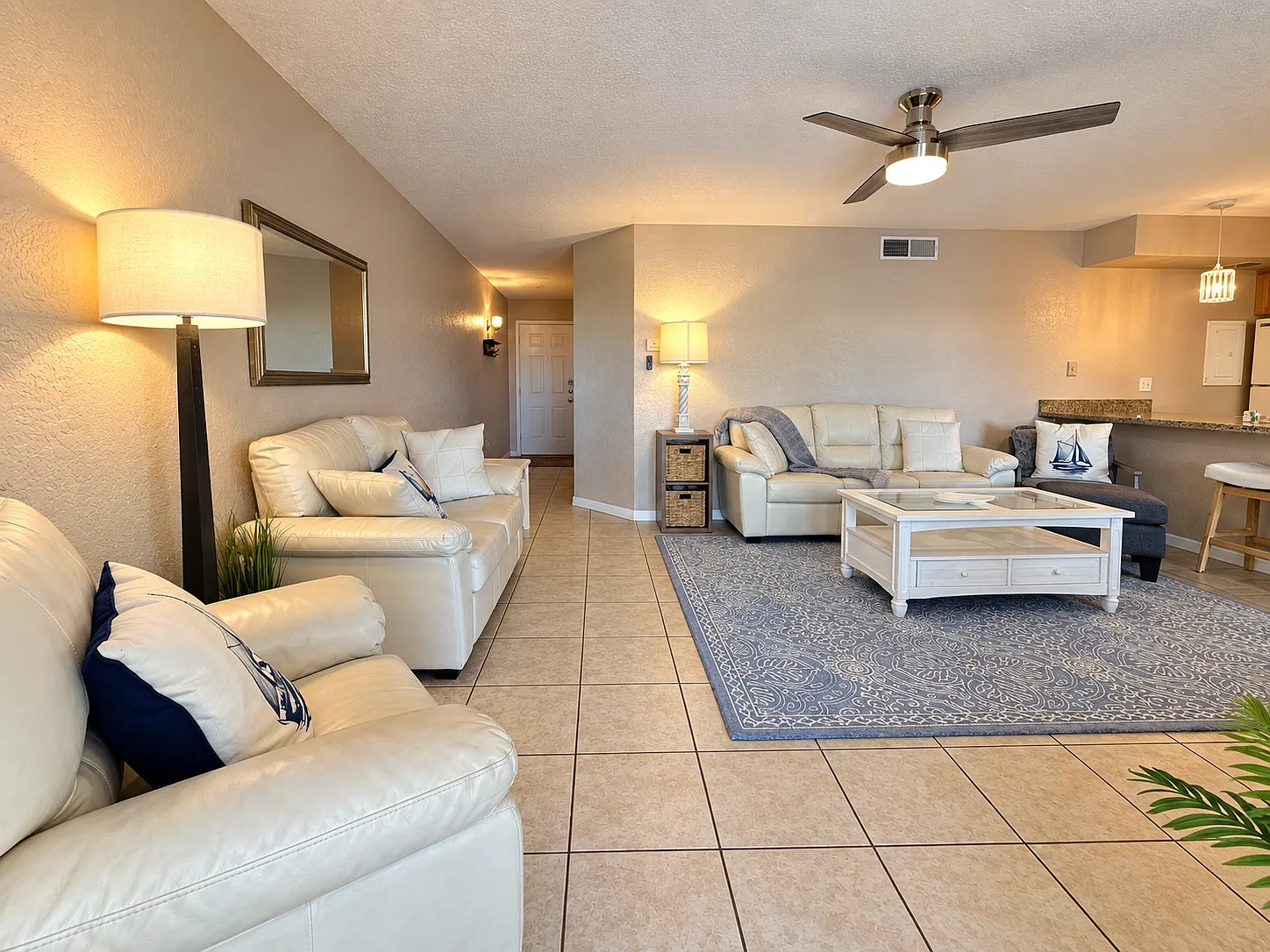 2 bed, 900 sqft, $4,250 — Photo 2