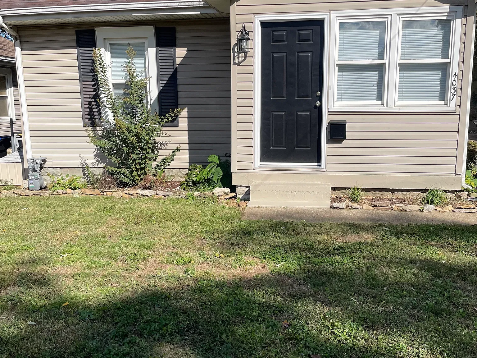 2 bed, 750 sqft, $1,250 — Photo 1