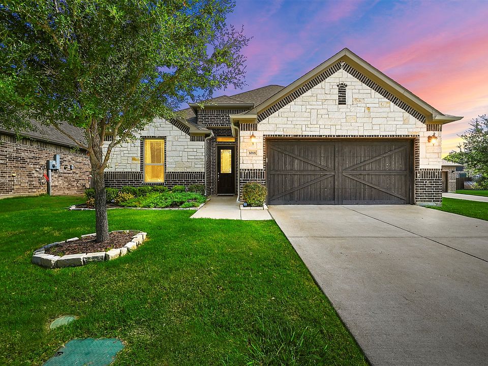 1st image of 1018 W Villas Ct