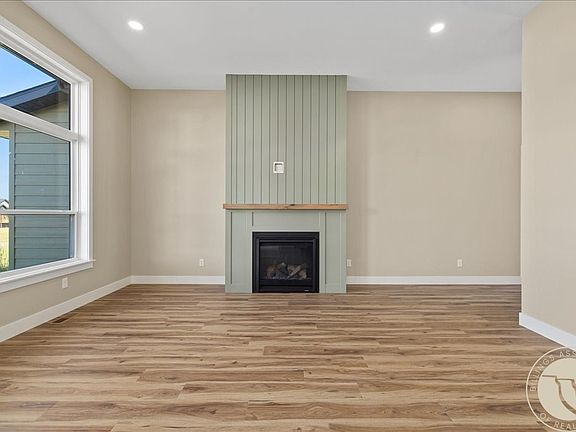 3rd image of 3005 Baneberry Ave