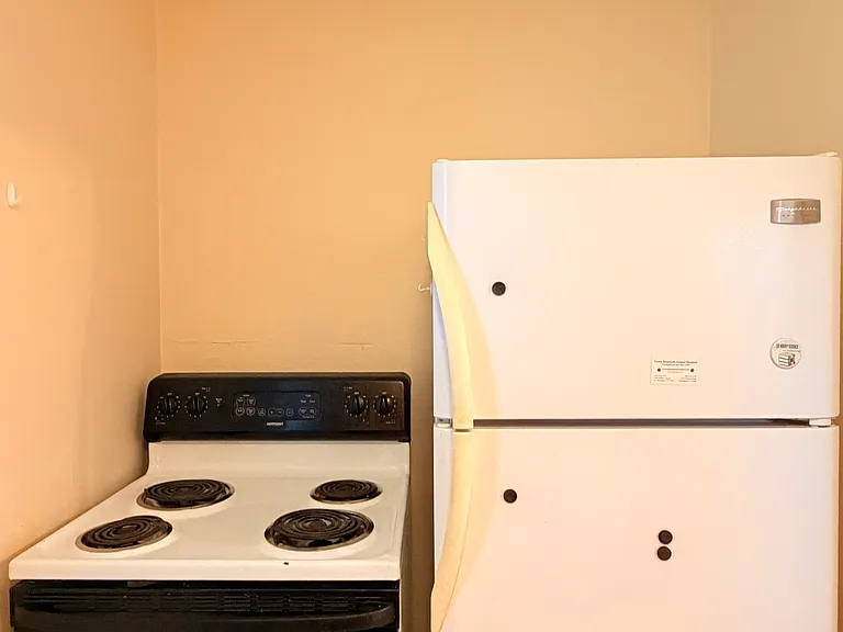 111 College St #3C — Photo 19