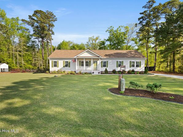 413 Knollwood Drive, Hampstead, NC 28443