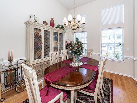 5th image of 1520 Ashley Garden Blvd