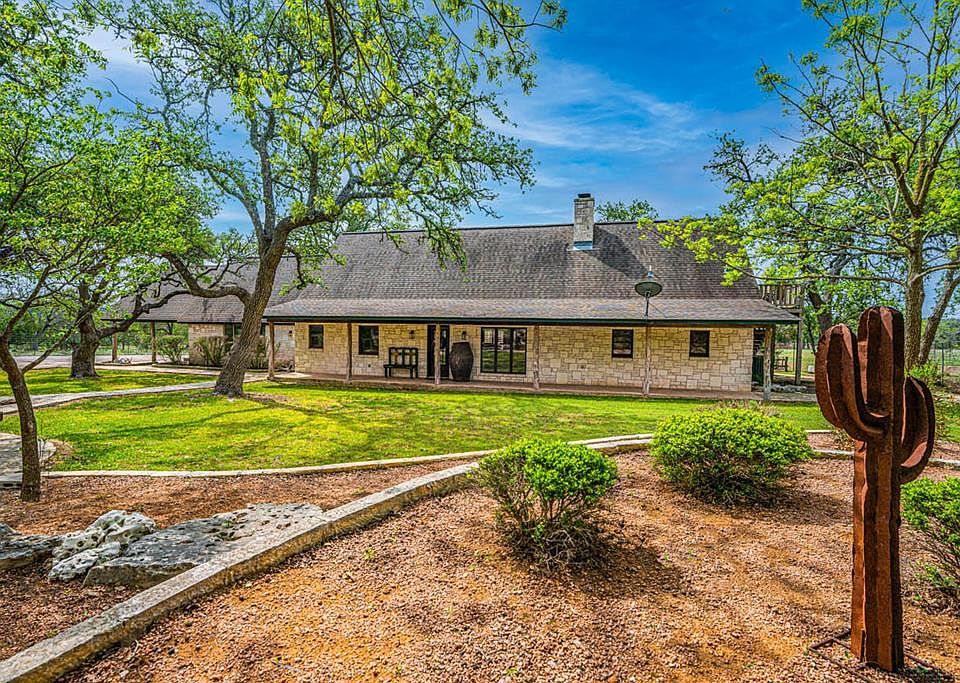 1st image of 141 Shin Oak Way