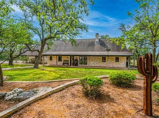 141 Shin Oak Way, Kerrville, TX 78028