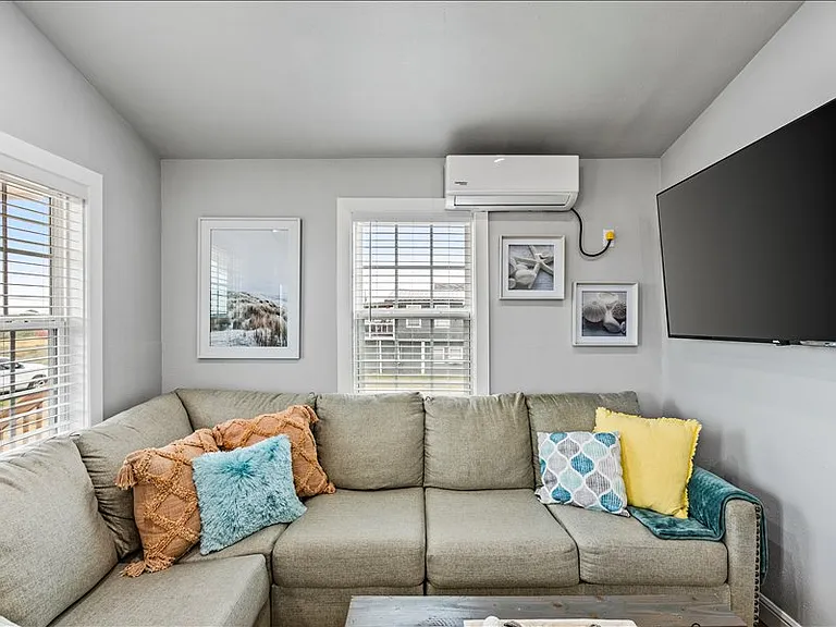 252 Flamingo St — Photo 5