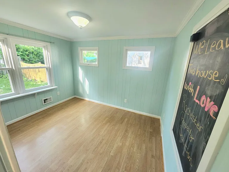 21 Glenmont Dr — Photo 14