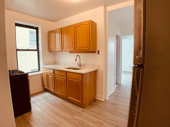 4th image of 21-43 27th St #3CC