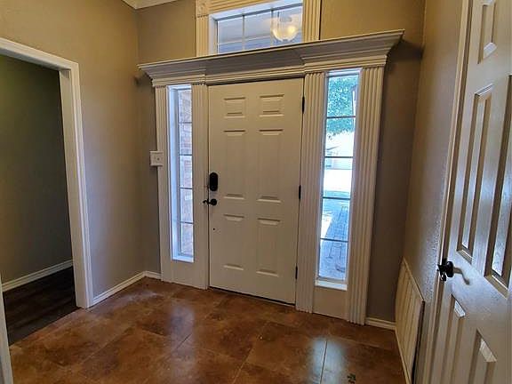 5th image of 447 Pebblecreek Dr