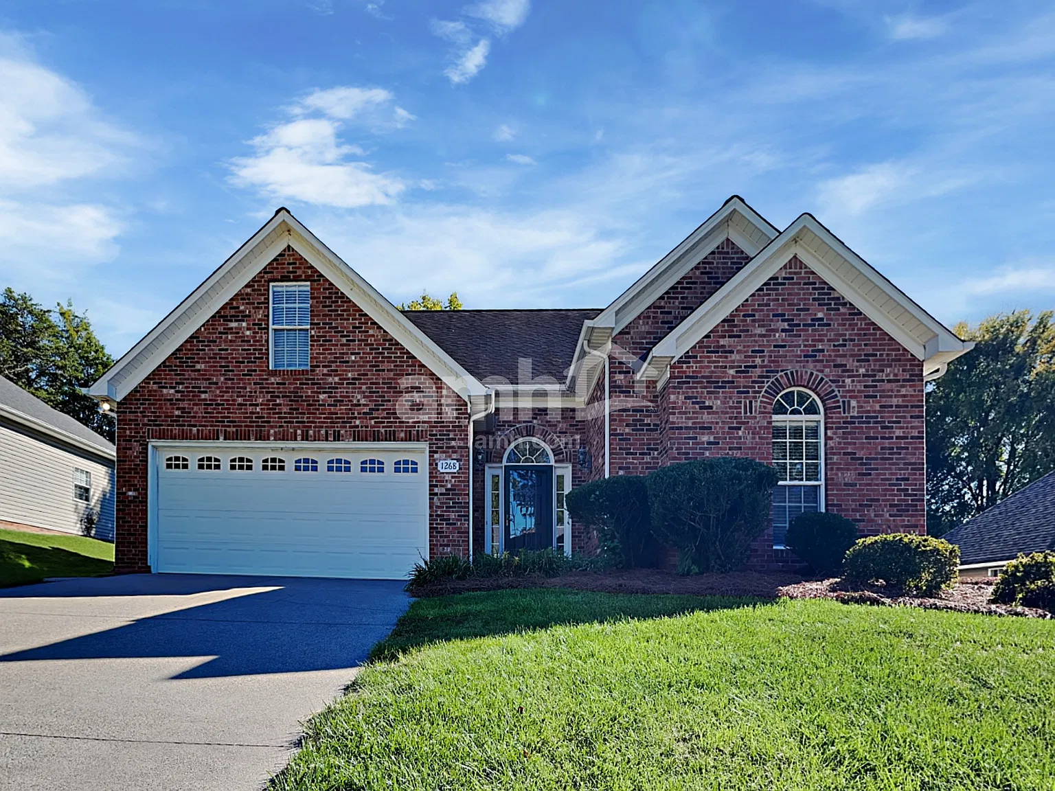 3 bed, 2.0 bath, 1849 sqft, $2,190 — Photo 1