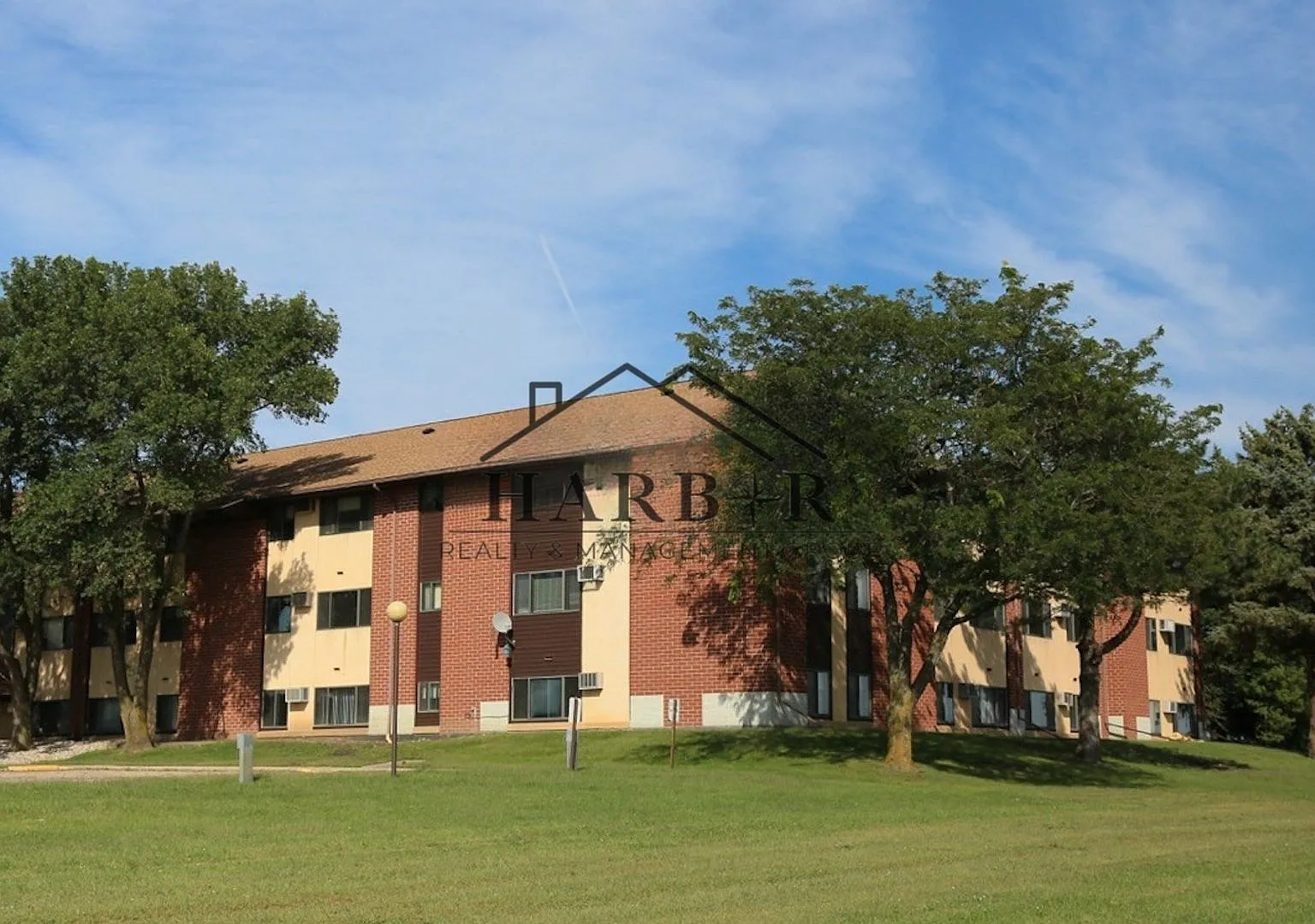 Valley View Apartments — Photo 1