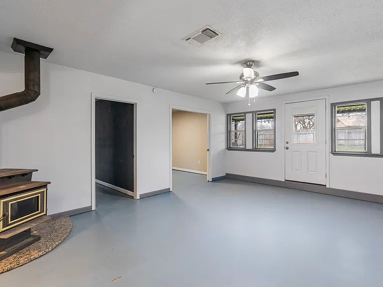 400 N River Oaks Dr — Photo 11