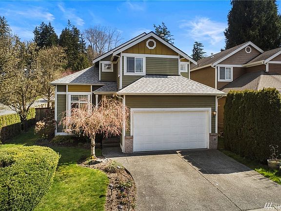 Well maintained home with a brand new 50 year roof!