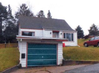 817 W Maple St, Iron River, MI 49935