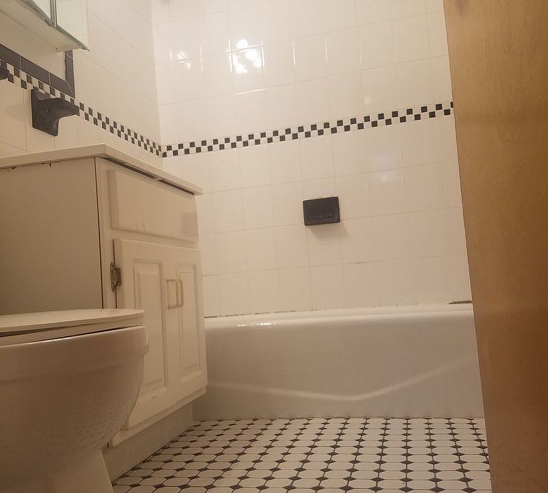 1st image of 621 W End Ave APT 2E
