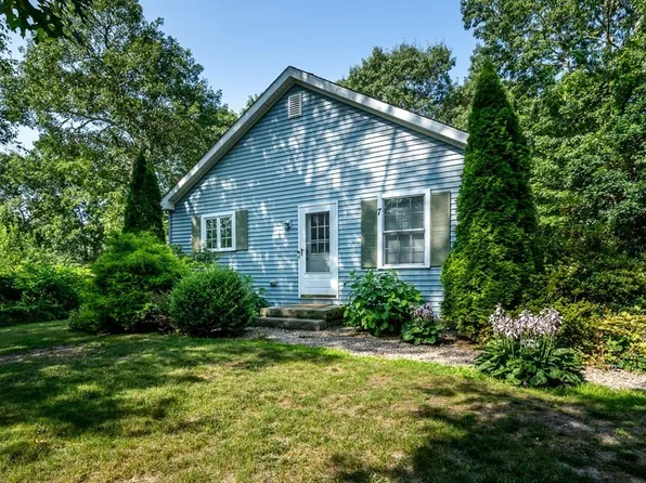 7 Hosking Ln, South Yarmouth, MA 02664
