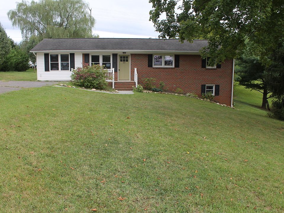 1st image of 809 McCorkle Dr