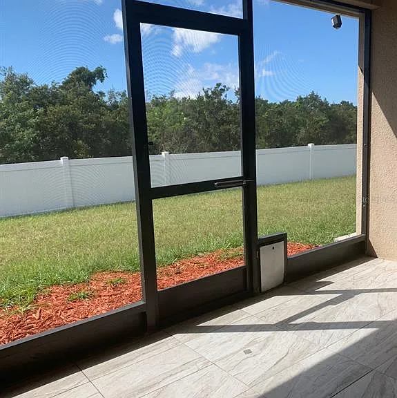 11355 Flora Springs Dr — Photo 32