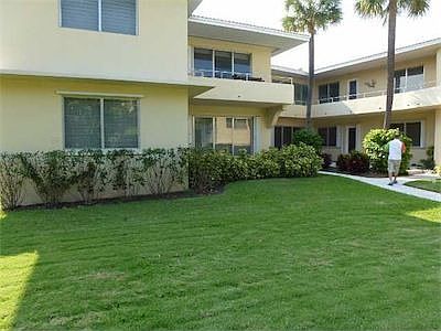 1st image of 80 Park Dr APT 1