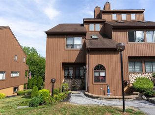 708 Scenic Ln, Poughkeepsie, NY 12603