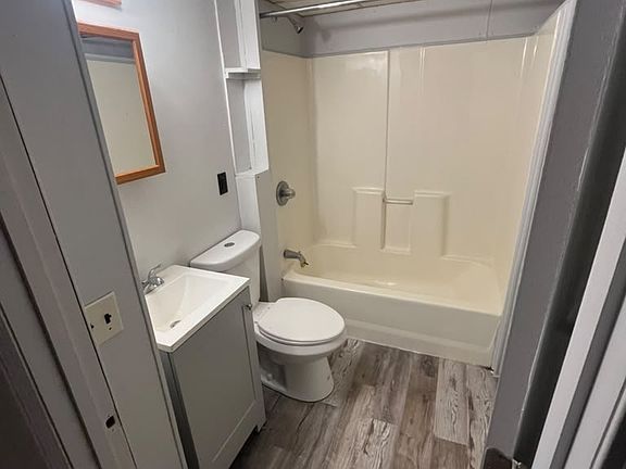 5th image of 132 Green St #2L