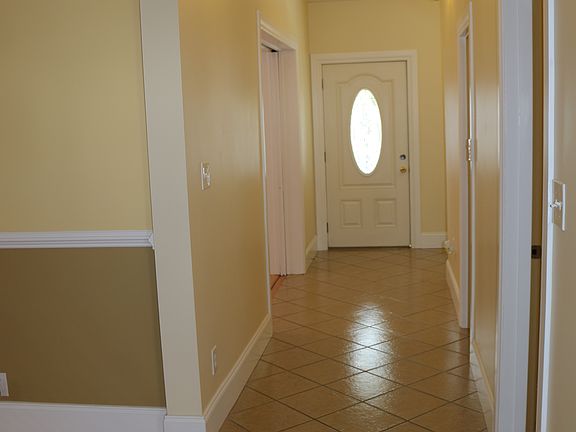Entry/Hallway