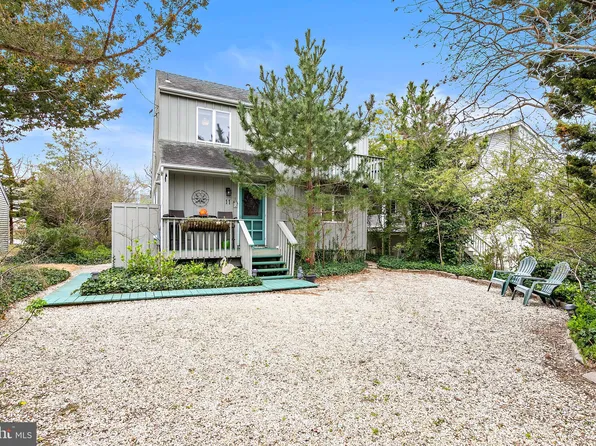 11 E 13th St, Barnegat Light, NJ 08006