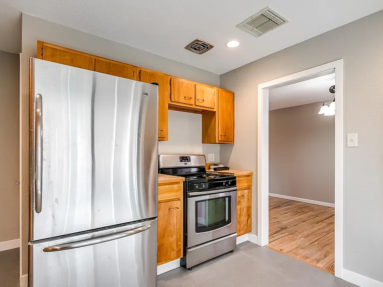 532 S Union Blvd — Photo 5