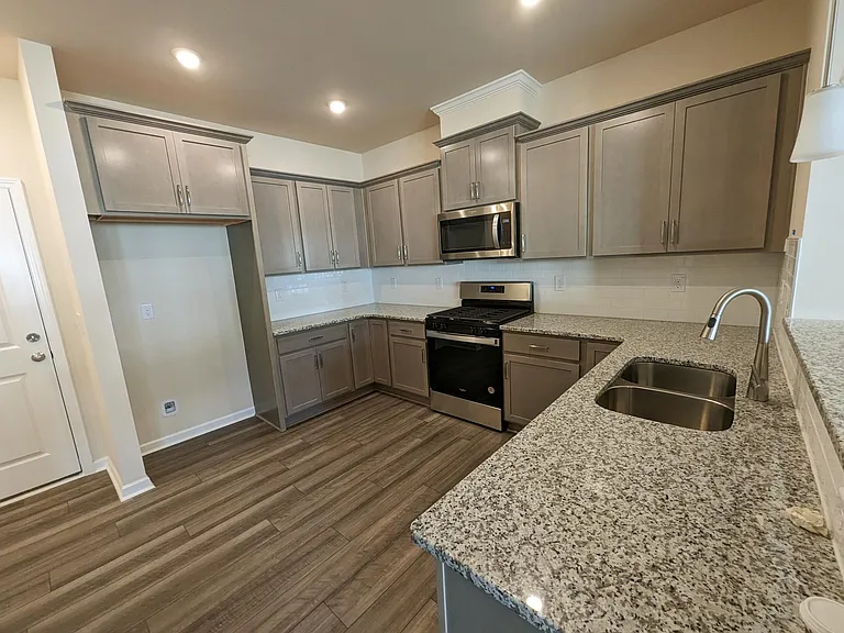 215 Parker Station Ave — Photo 14