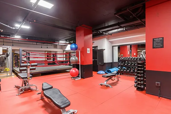 Rented by Greystar | media 12