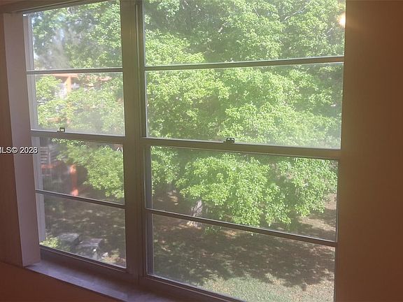 4th image of 4384 NW 9th Ave APT 18-3B